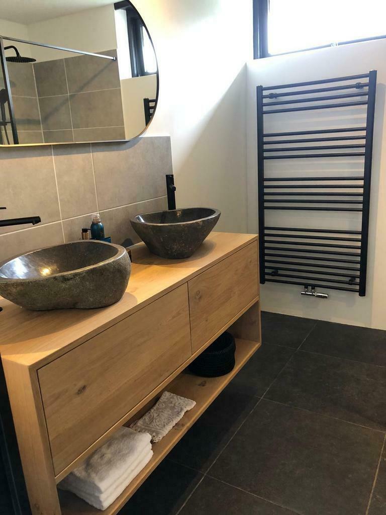 Massief eiken badmeubel met handdoekvak👌, Huis en Inrichting, Badkamer | Badkamermeubels, Zo goed als nieuw, Wastafelkast, Minder dan 100 cm