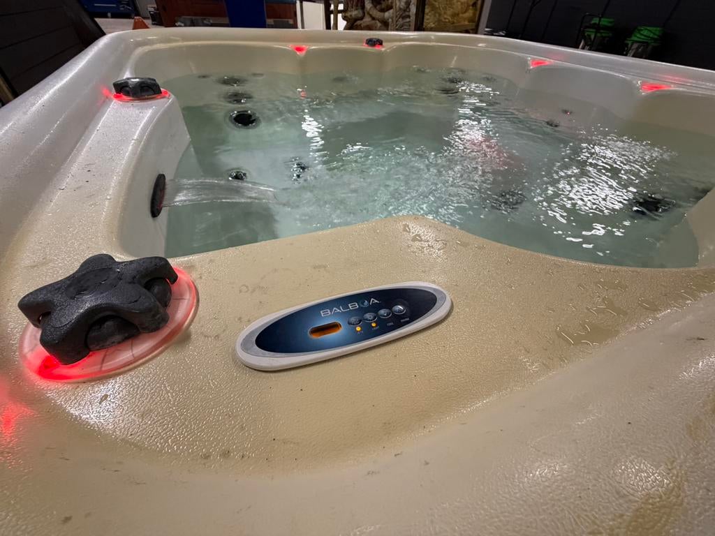 Jacuzzi Spa Koopje balboa weg=weg 200x200 Plug & Play, Ophalen, Gebruikt, Pomp, Vast