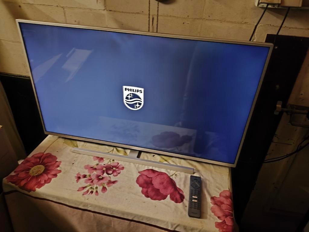 43 inch Philips LED Smart tv met ambilight, Ophalen, Zo goed als nieuw, 100 cm of meer, Philips