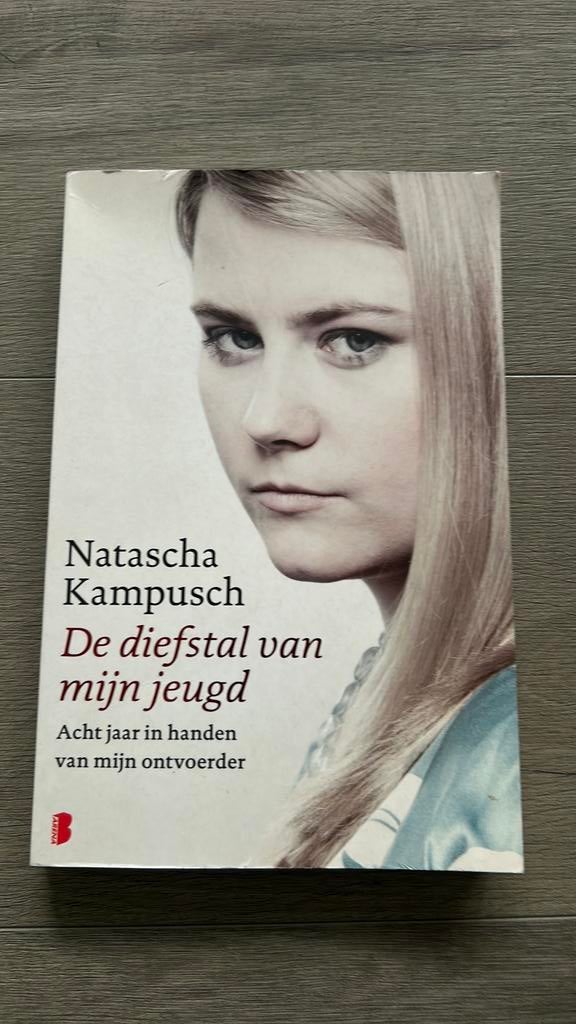 Natascha Kampusch - De diefstal van mijn jeugd, Ophalen of Verzenden, Zo goed als nieuw, Natascha Kampusch