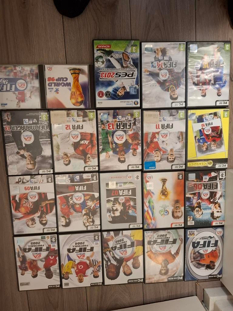 Grote verzameling PC FIFA games, Spelcomputers en Games, Games | Pc, Gebruikt, 1 speler, Ophalen of Verzenden, Eén computer