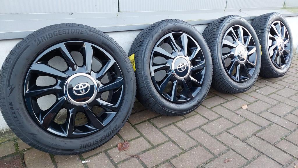 Hoogglans zwarte orig. velgen Toyota Aygo 108 C1 165/60/15, Gebruikt, 15 inch, Banden en Velgen, Winterbanden