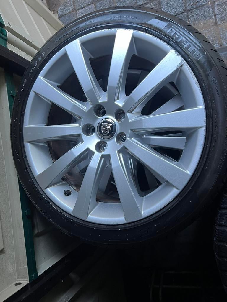Originele Jaguar XF 19 inch Velgen + Zomerbanden 245/40 R19, Auto-onderdelen, Banden en Velgen, Band(en), Zomerbanden, 19 inch