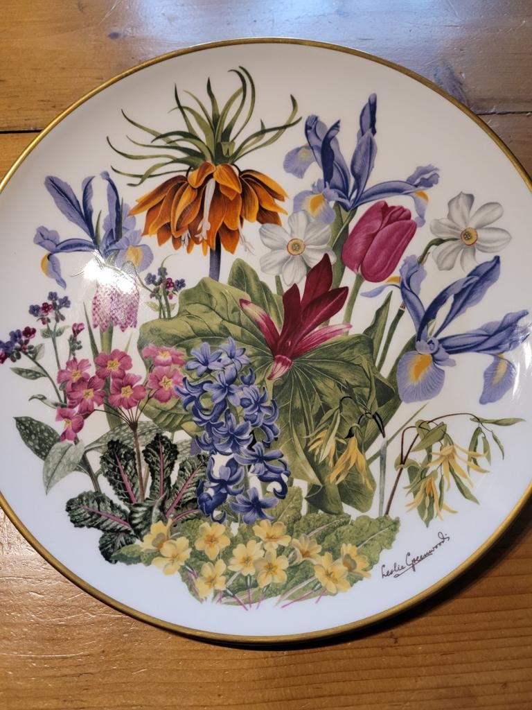 Flowers of the yaer bord. Porselein, Ophalen of Verzenden, Zo goed als nieuw, Porselein, Bord of Schaal