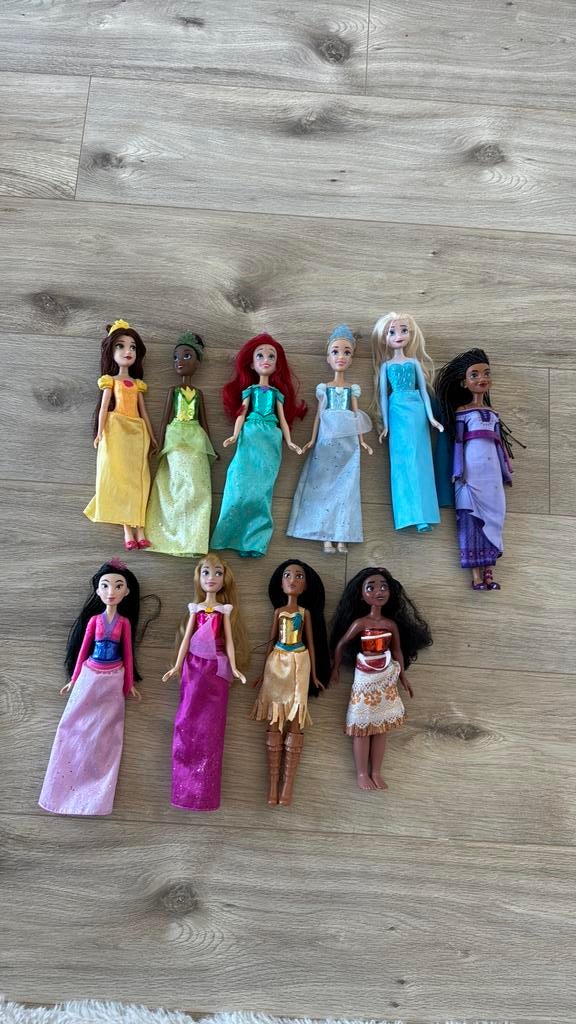 Disney prinsessen barbie poppen 10 stuks, Ophalen of Verzenden, Zo goed als nieuw, Overige typen