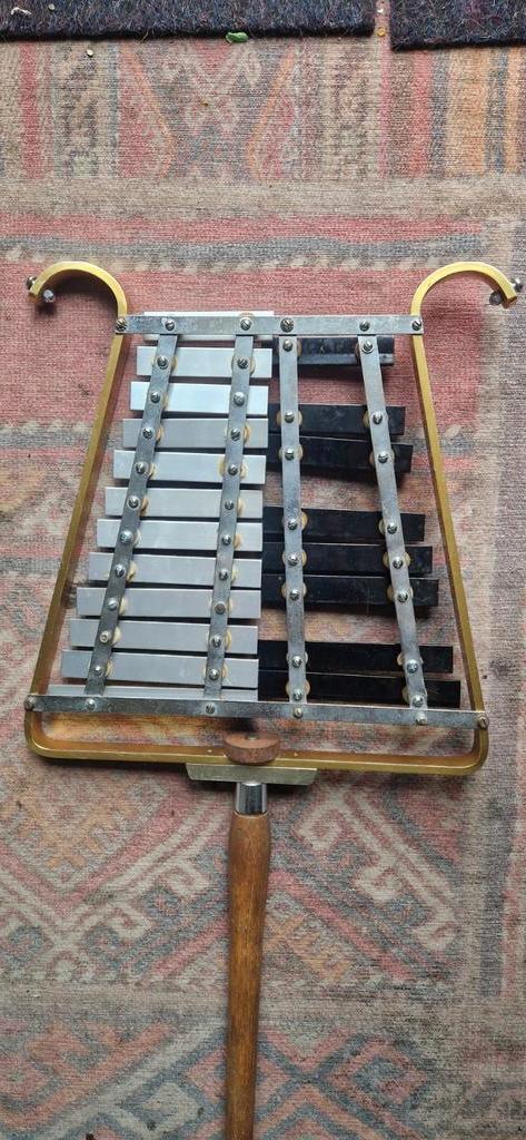 Lyra, Muziek en Instrumenten, Ophalen, Gebruikt, Melodische percussie
