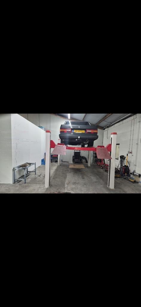 Garage Zevenbergen: Hefbruggen te huur / Zelfklussen/Auto's