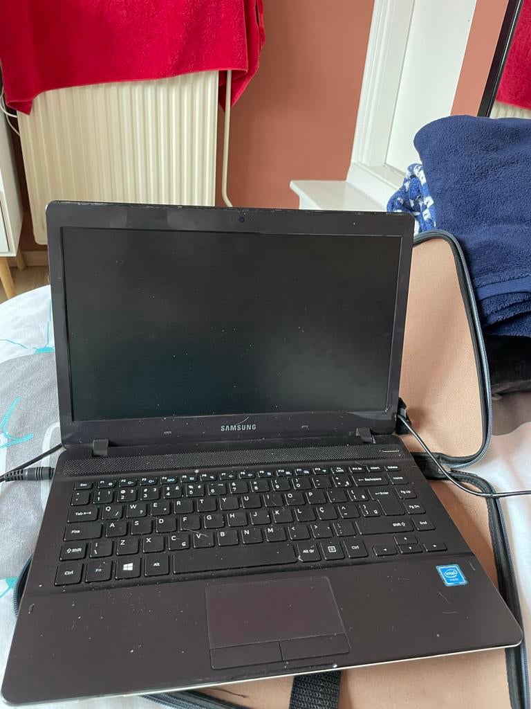 Samsung NP370E4K - 1TB HDD, 4GB RAM, Windows 10, Computers en Software, Windows Laptops, Ophalen, Gebruikt, HDD, Qwerty