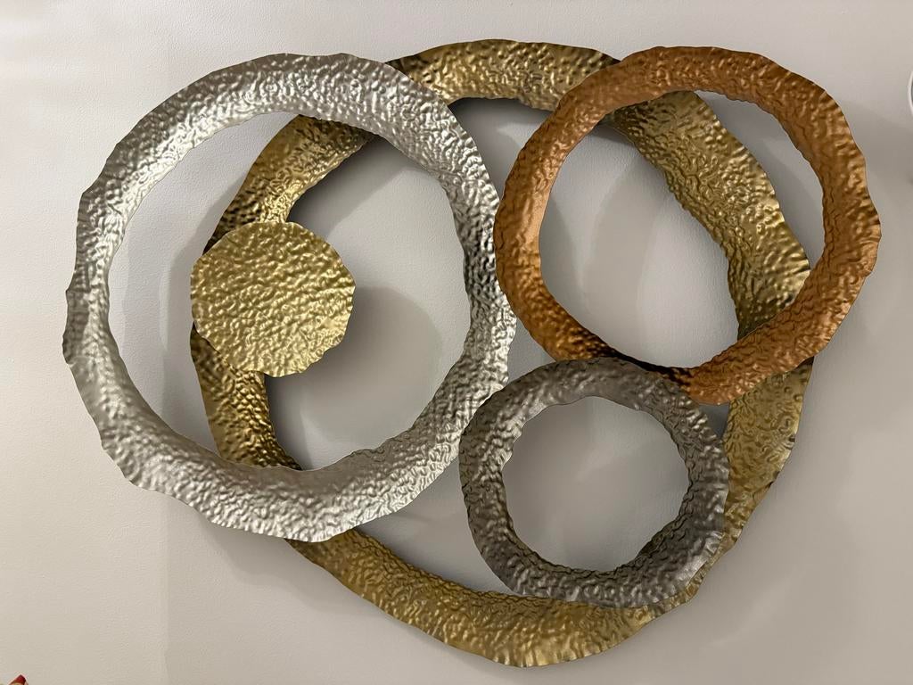 Decoratief wandsculptuur: Abstracte metalen ringen, Ophalen, Zo goed als nieuw