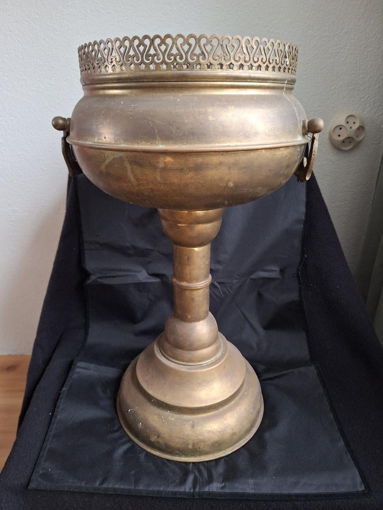 Antieke Messing Plantenbak of Cachepot op Standaard, Antiek en Kunst, Antiek | Koper en Brons, Ophalen, Koper