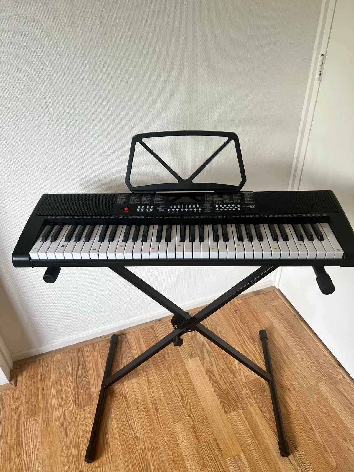 Max Music KB4 Keyboard met adapter en standaard, Muziek en Instrumenten, Keyboards, Met standaard, Ophalen, Overige merken, 61 toetsen