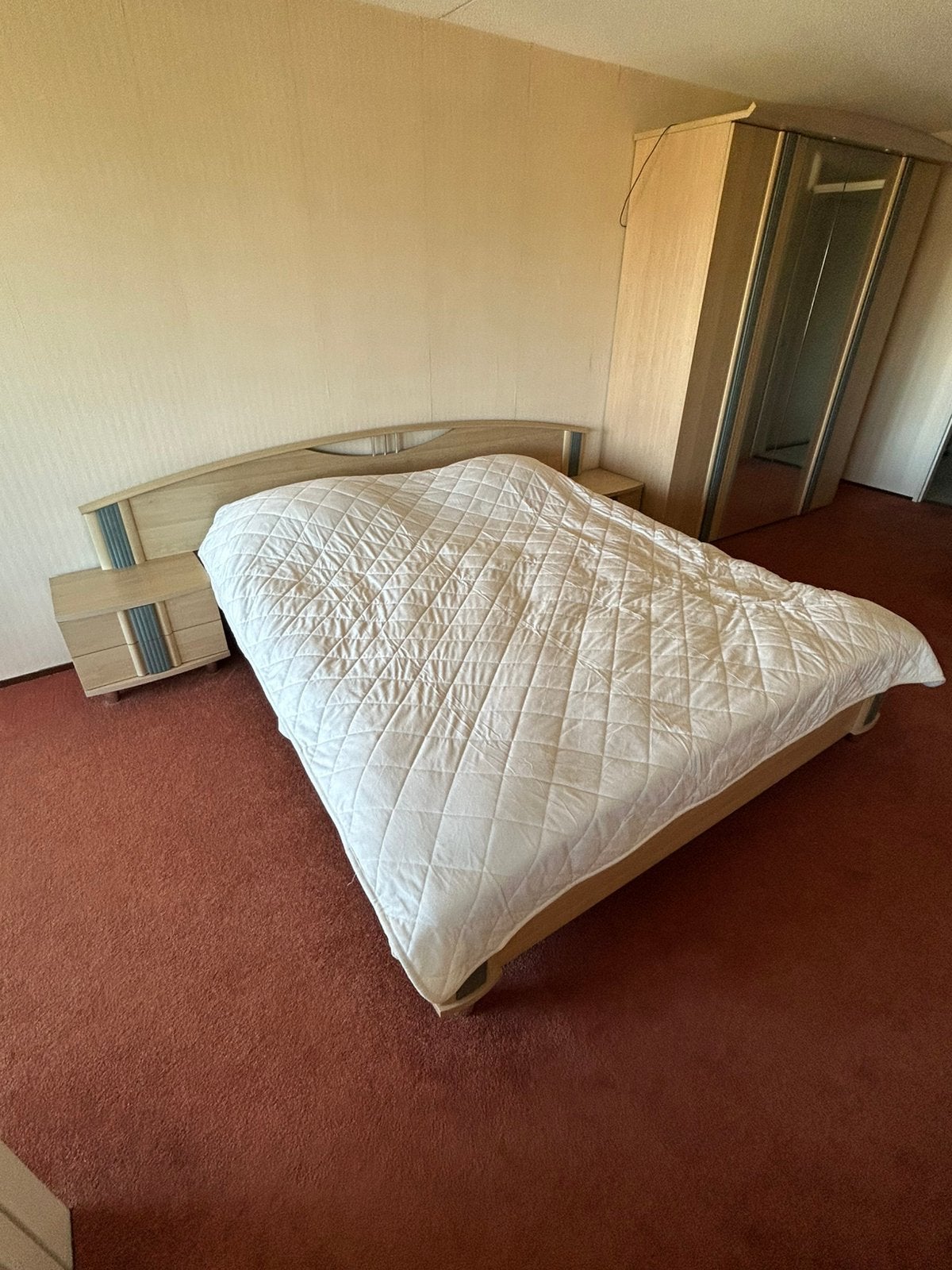 Bed 180x200 + kast bieden, Ophalen, Zo goed als nieuw, Tweepersoons