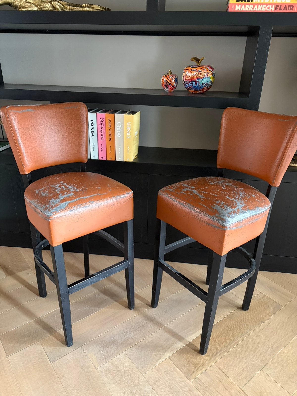 2 oude barkrukken, Huis en Inrichting, 2 krukken, Ophalen, Gebruikt, 60 tot 90 cm