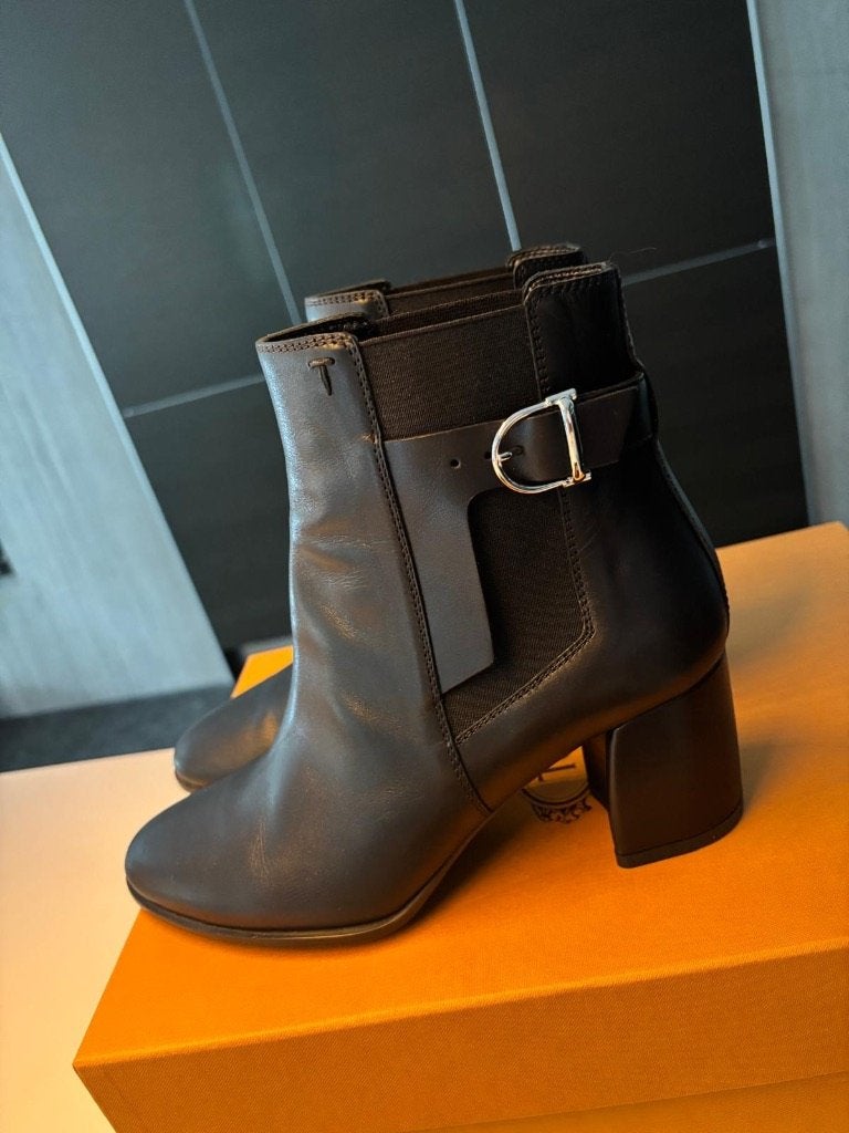 Tods enkellaarzen, Kleding | Dames, Schoenen, Zwart, Ophalen of Verzenden, Tods, Sneakers of Gympen