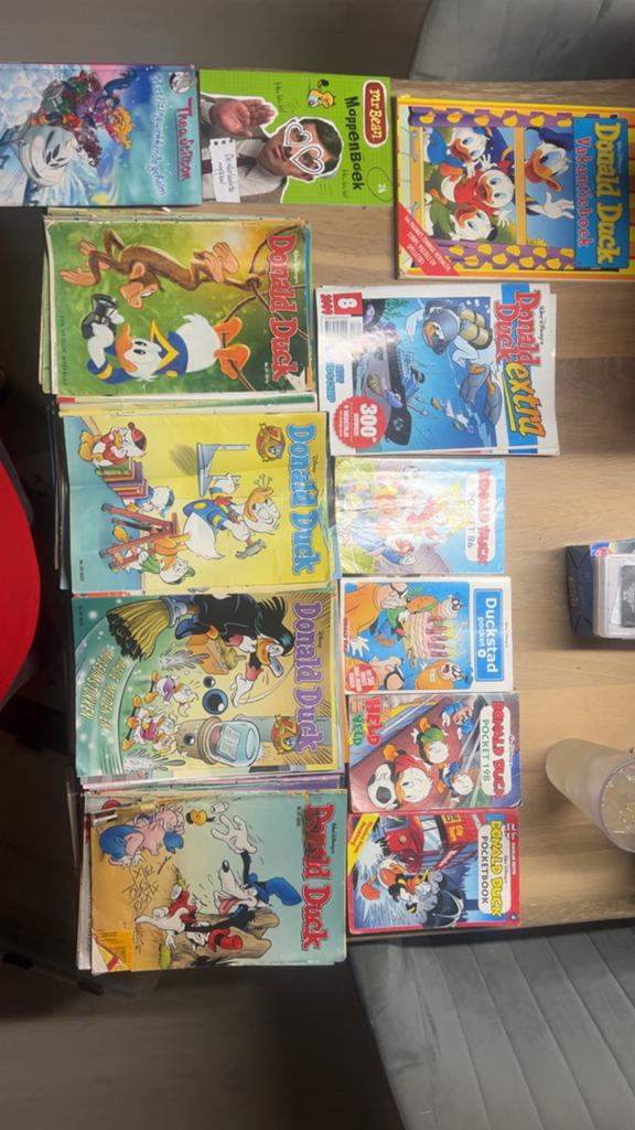Grote Donald Duck collectie, Thea Stilton & Mr Bean boek, Boeken, Meerdere stripboeken, Ophalen, Gelezen