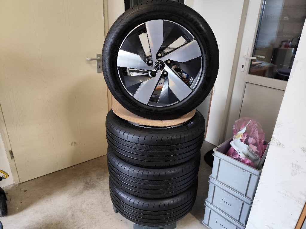 VW Passat B9 B8 3G 17 inch velgen met zomerbanden 215/55R17, Auto-onderdelen, Banden en Velgen, Ophalen, Banden en Velgen, 17 inch