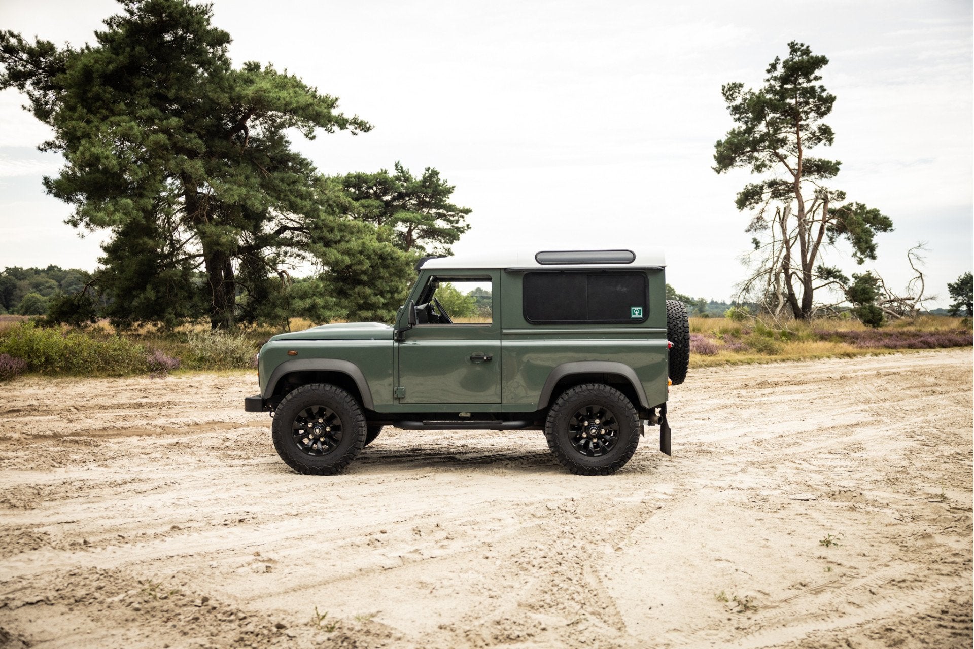 Land Rover Defender 2.4 Tdci Station Wagon Commercial Keswic, Stof, Gebruikt, 122 pk, 10 km/l
