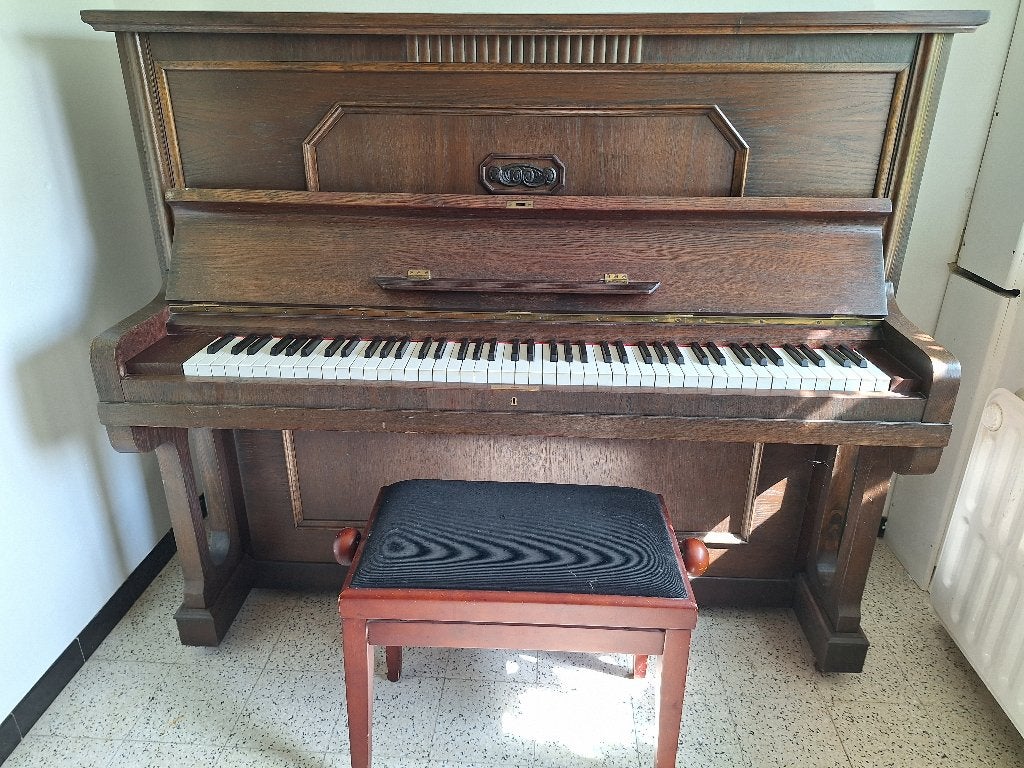 Scholze Piano (gerestaureerd), Muziek en Instrumenten, Piano's, Ophalen, Gebruikt, Bruin, Piano