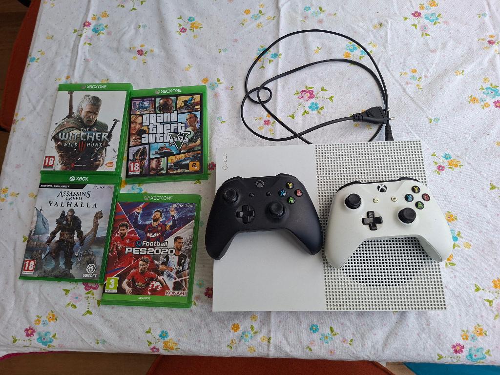Xbox one s | 500 GB | incl 2 controllers + spellen, 500 GB, Met 2 controllers, Xbox One S, Ophalen of Verzenden