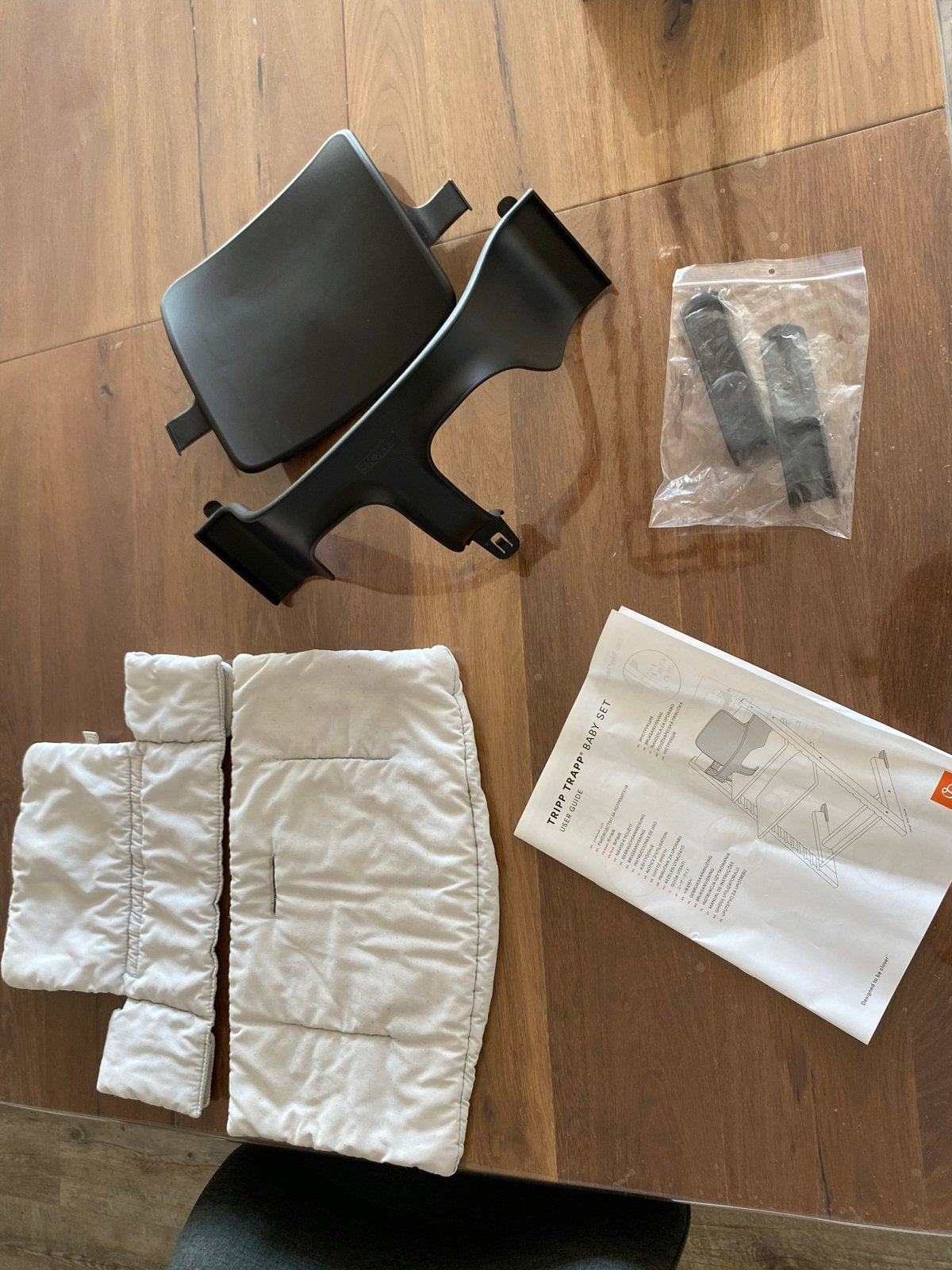 Stokke Tripp Trapp Baby Set Zwart + Kussen + New born set, Ophalen of Verzenden, Zo goed als nieuw, Meegroeistoel, Stoelverkleiner