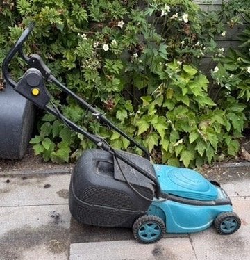 Makita elektrische grasmaaier ELM3300, Tuin en Terras, Grasmaaiers, Ophalen, Cirkelmaaier, Gebruikt, Elektrische grasmaaier