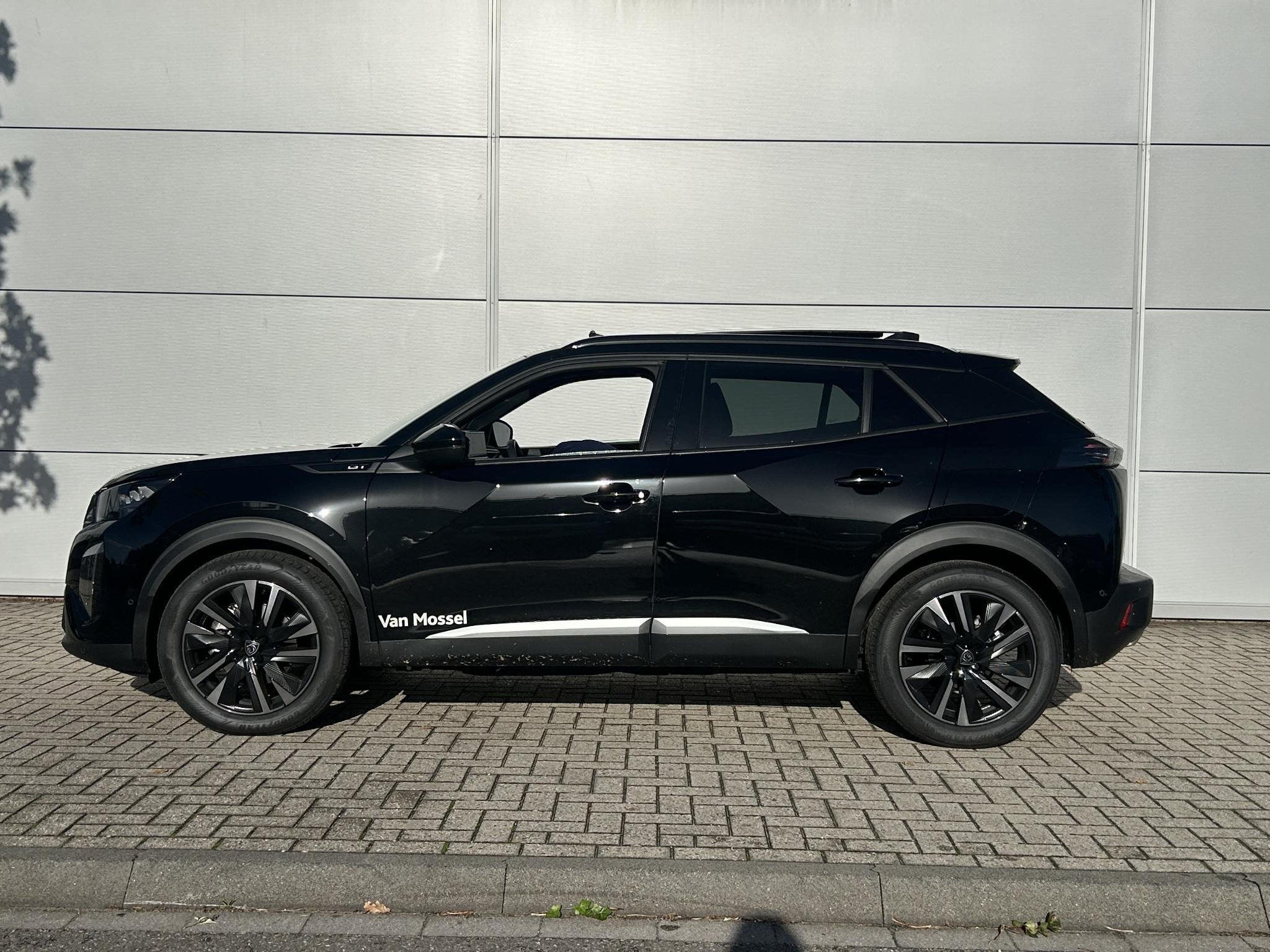 Peugeot 2008 1.2 Hybrid 145 GT | Panoramisch schuifdak | Alc, 1199 cc, Zwart, Origineel Nederlands, Bedrijf