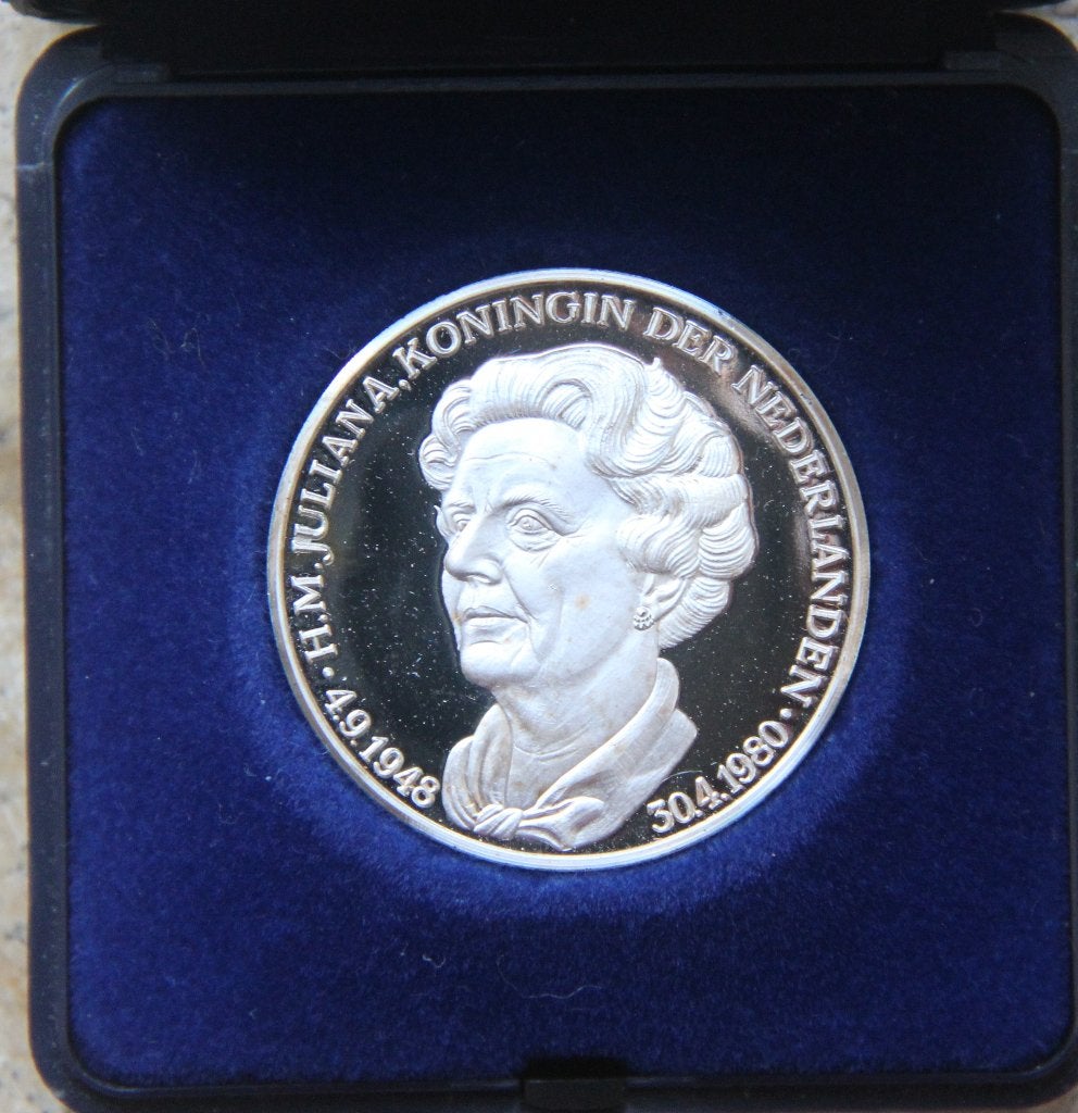 zilveren exemplaar van H.M.koningin juliana heel mooi, Ophalen of Verzenden, Vóór koninkrijk, Overige waardes, Zilver