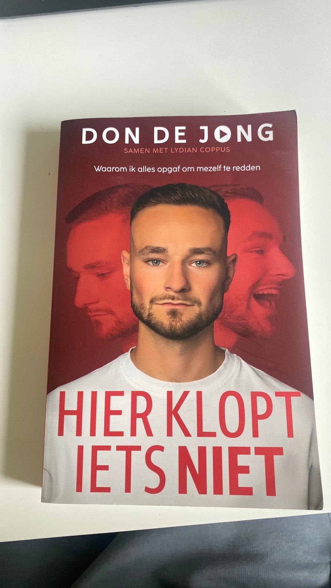 Don de Jong - Hier klopt iets niet, Boeken, Verzenden, Zo goed als nieuw, Don de Jong; Lydian Coppus