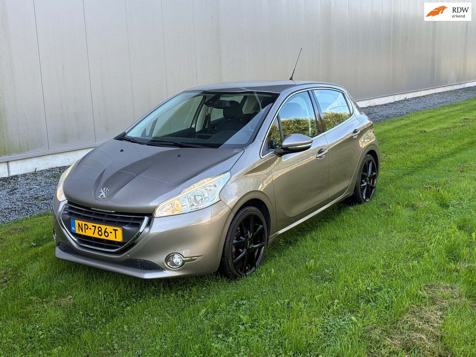 Peugeot 208 1.6 VTi Allure|Automaat|Elek Pakket|Trekhaak|Apk, Auto's, 15 km/l, 49 €/maand, Bedrijf, 120 pk