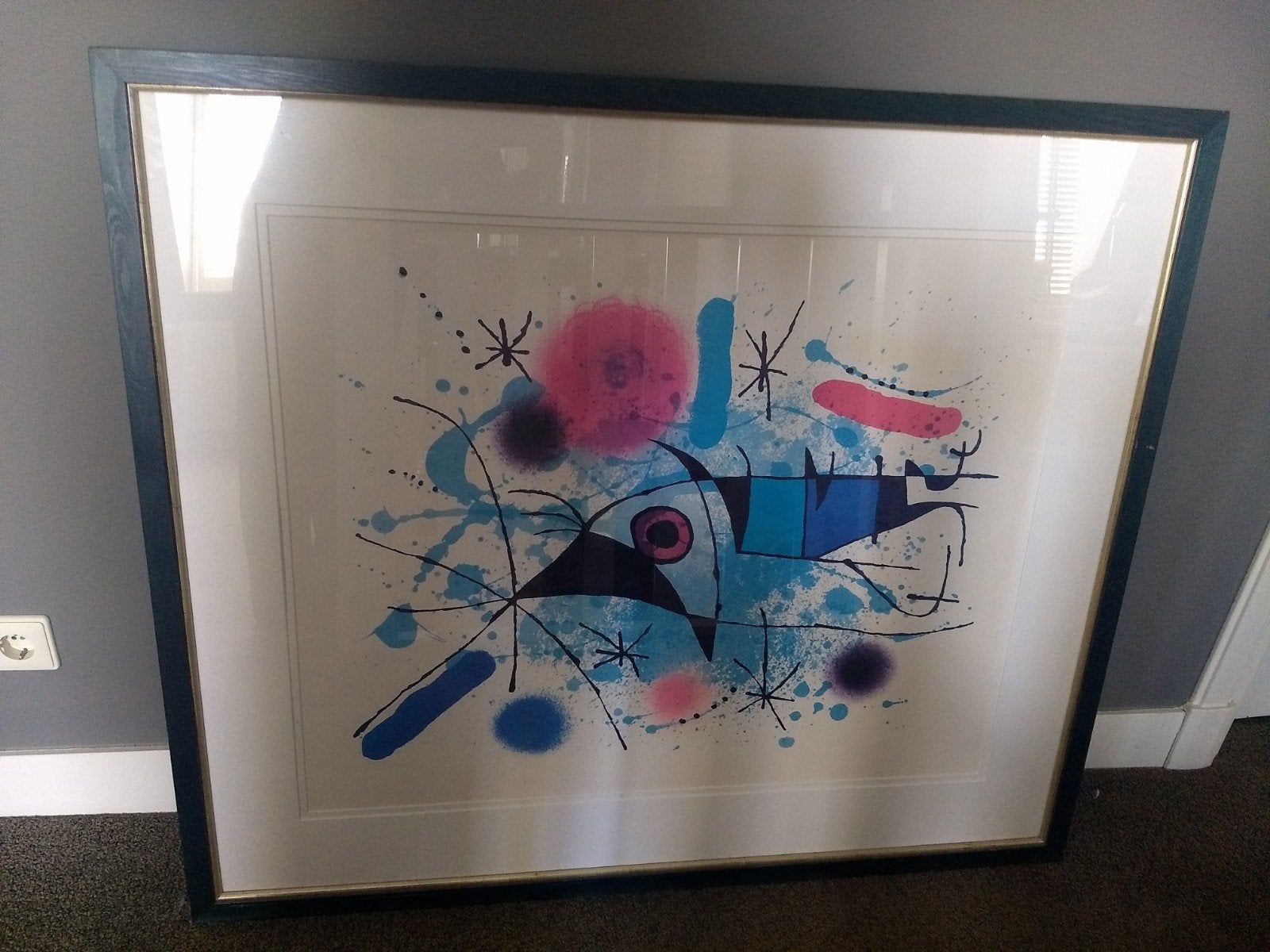 Groot ingelijst kunstwerk repro Miro 112-97 cm Zingende Vis, Ophalen, Zo goed als nieuw, Schilderij, 100 tot 125 cm