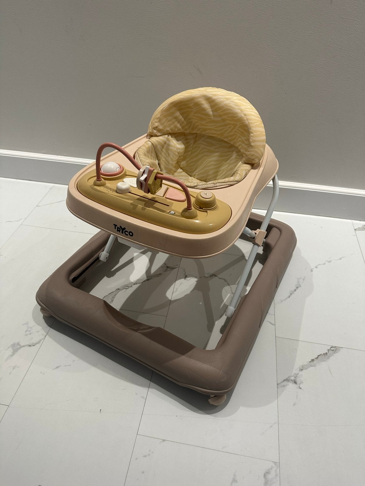 Tryco Babywalker - Zo goed als nieuw, Kinderen en Baby's, Ophalen of Verzenden, Zo goed als nieuw, Overige typen, Met wieltjes