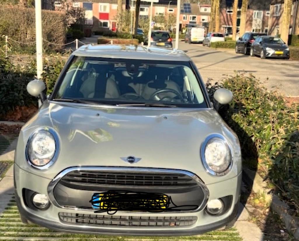 Mini Clubman 1.5 ONE 2017 Grijs, Auto's, Mini, Voorwielaandrijving, Stof, 4 cilinders, LED verlichting