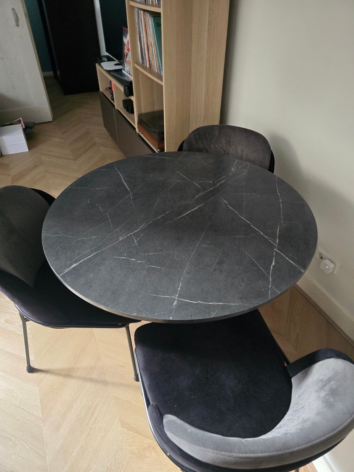 IKEA tafel met bijpassende stoelen, Ophalen, Zo goed als nieuw, Grijs, Drie