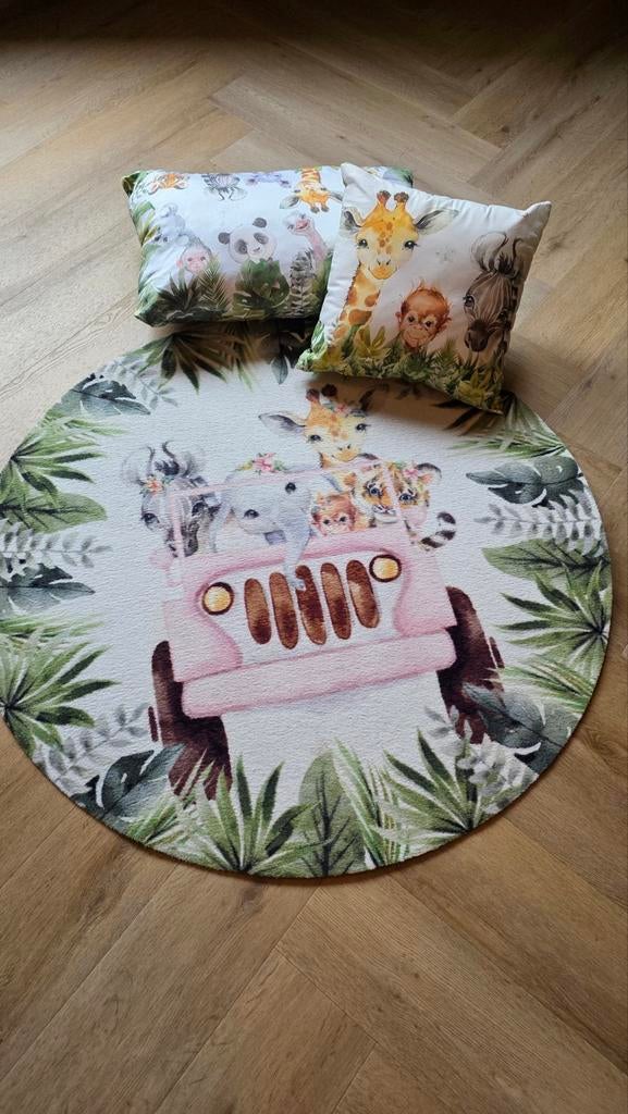 Leuke set voor baby- of peuterkamer: vloerkleed en kussens, Groen, Rond, Ophalen of Verzenden, Zo goed als nieuw