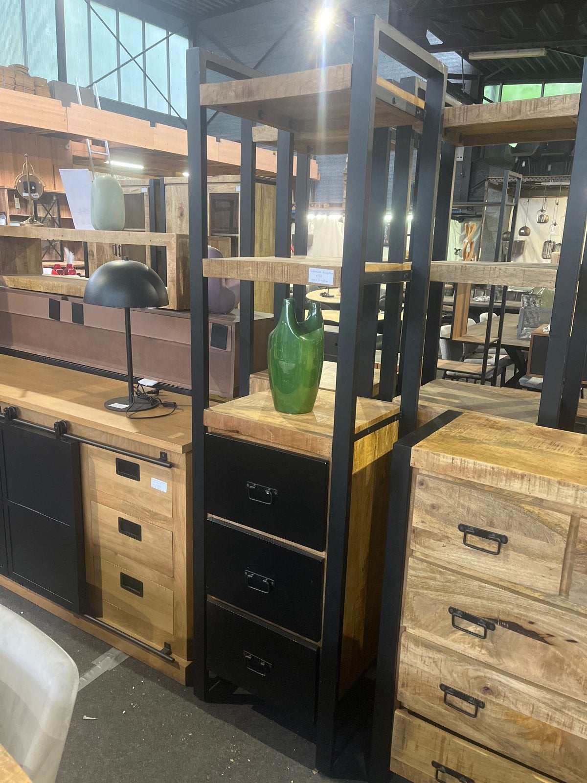 Boekenkast mangohout 200x55x45 - Industrieel design, Ophalen, Gebruikt