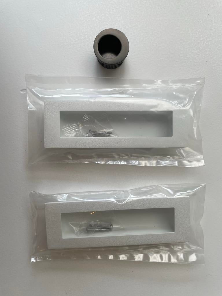 Nieuwe witte komgrepen voor schuifdeur (2 stuks), Ophalen, Nieuw, Overige materialen, Schuif of Grendel