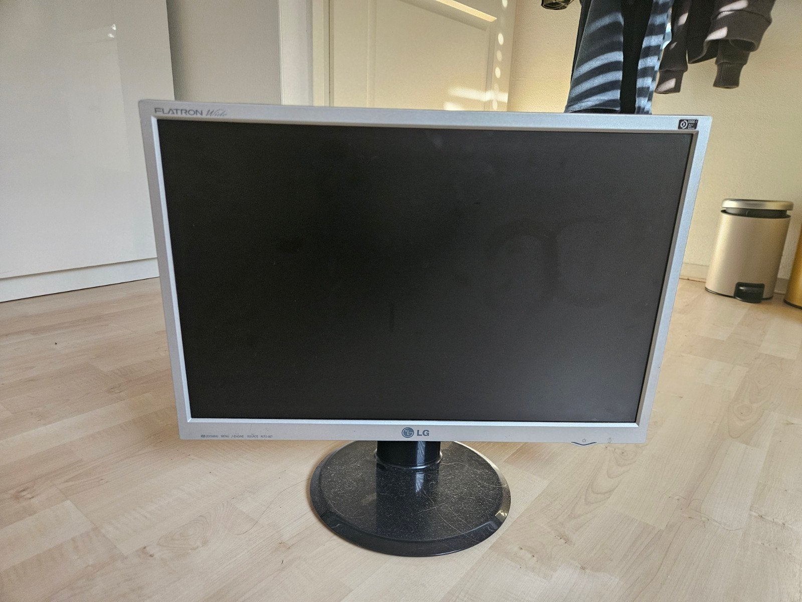 LG Monitor 1600x900 VGA DVI-D - Goede staat, Computers en Software, Gebruikt, Ophalen of Verzenden, Overige resoluties, LG