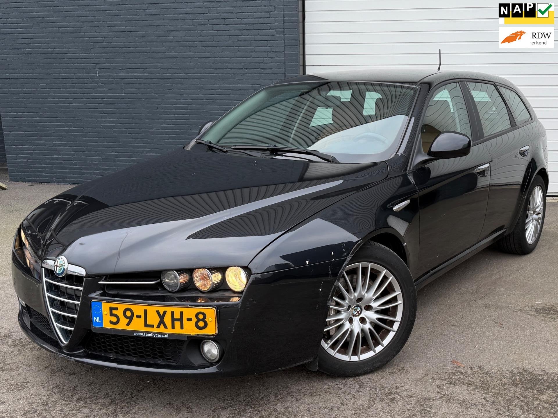 Alfa Romeo 159 Sportwagon 1.7 T Progression LEDER/CRUISE/CLI, Auto's, Alfa Romeo, Voorwielaandrijving, Euro 5, Gebruikt, Zwart