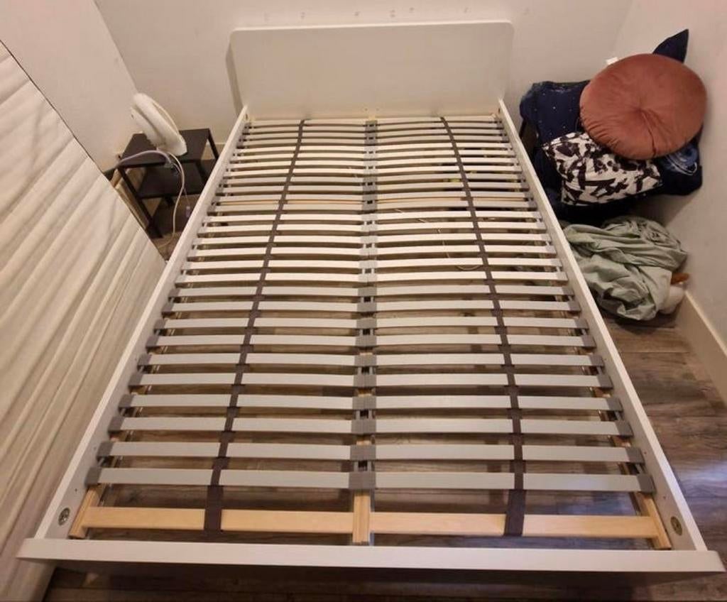 IKEA Askvoll Bedframe + GRATIS Morgedal Mattress 140x200, Ophalen, Wit, Tweepersoons, 140 cm
