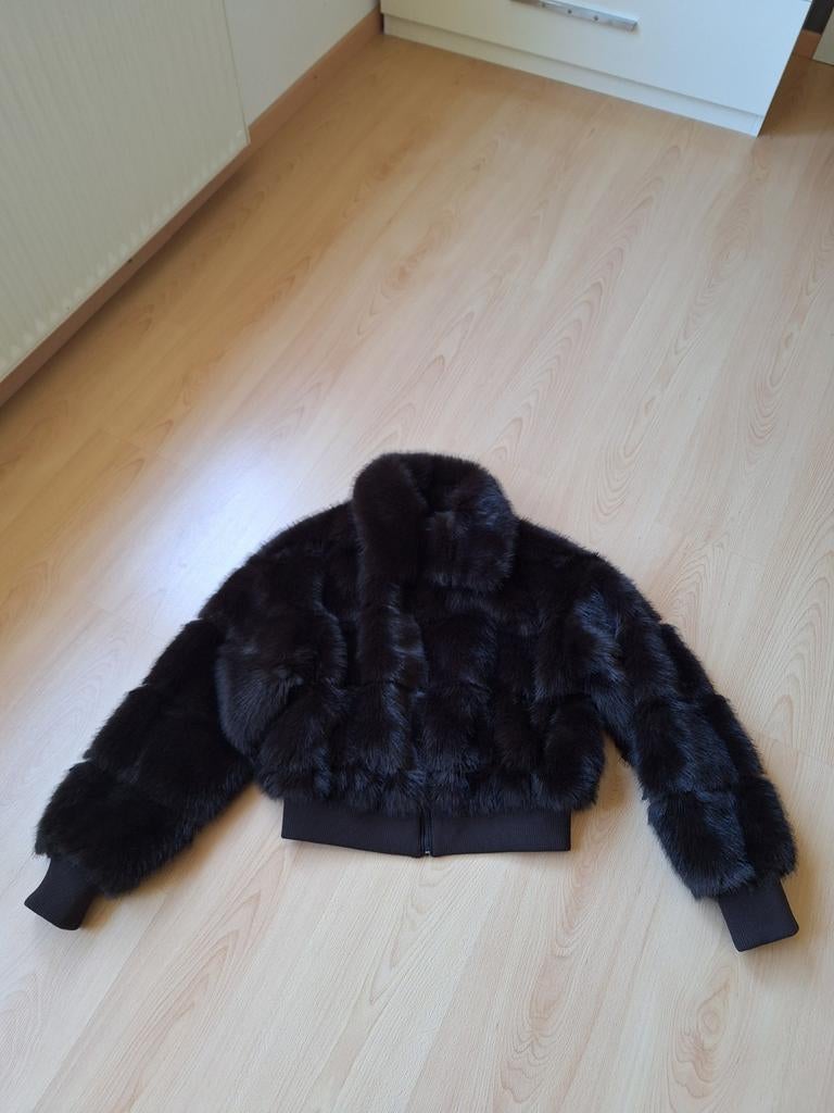 Stradivarius bontjasje maat M NIEUW, Kleding | Dames, Jassen | Winter, Ophalen of Verzenden, Nieuw, Maat 38/40 (M)