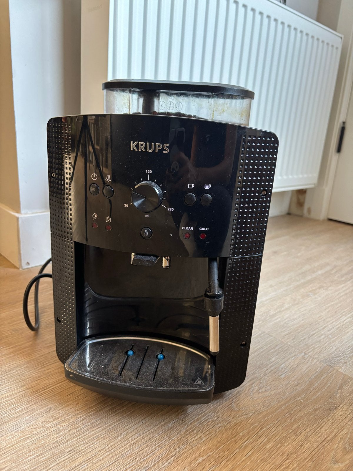Krups koffiemachine met bonenmaler, Afneembaar waterreservoir, Gebruikt, Espresso apparaat, 2 tot 4 kopjes