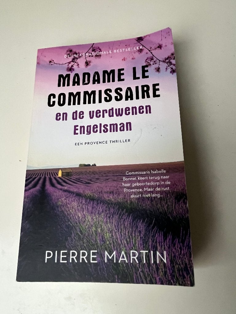 Madame le Commissaire en de verdwenen Engelsman, Ophalen of Verzenden, Zo goed als nieuw