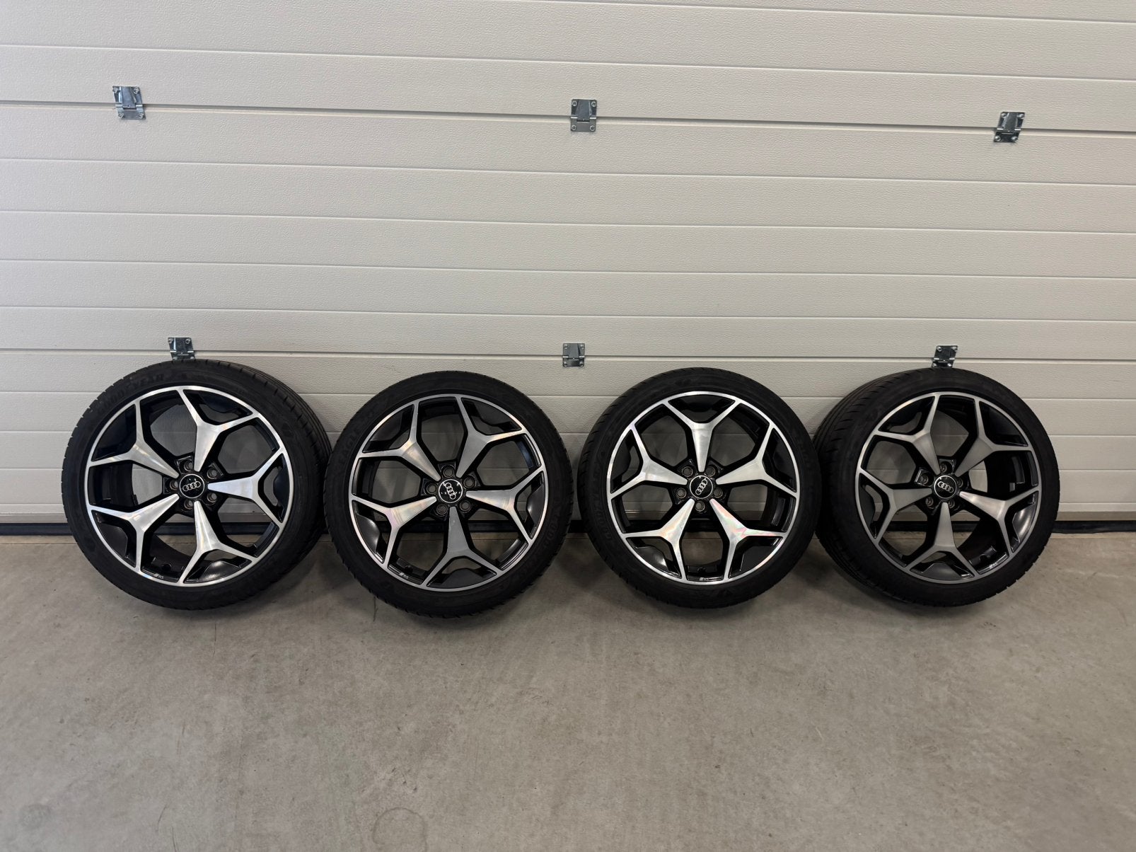Org. 18" Audi A1 S1 RS velgen + Goodyear Eagle F1 215/40/18, Auto-onderdelen, Banden en Velgen, Ophalen, 18 inch, Velg(en), Personenwagen