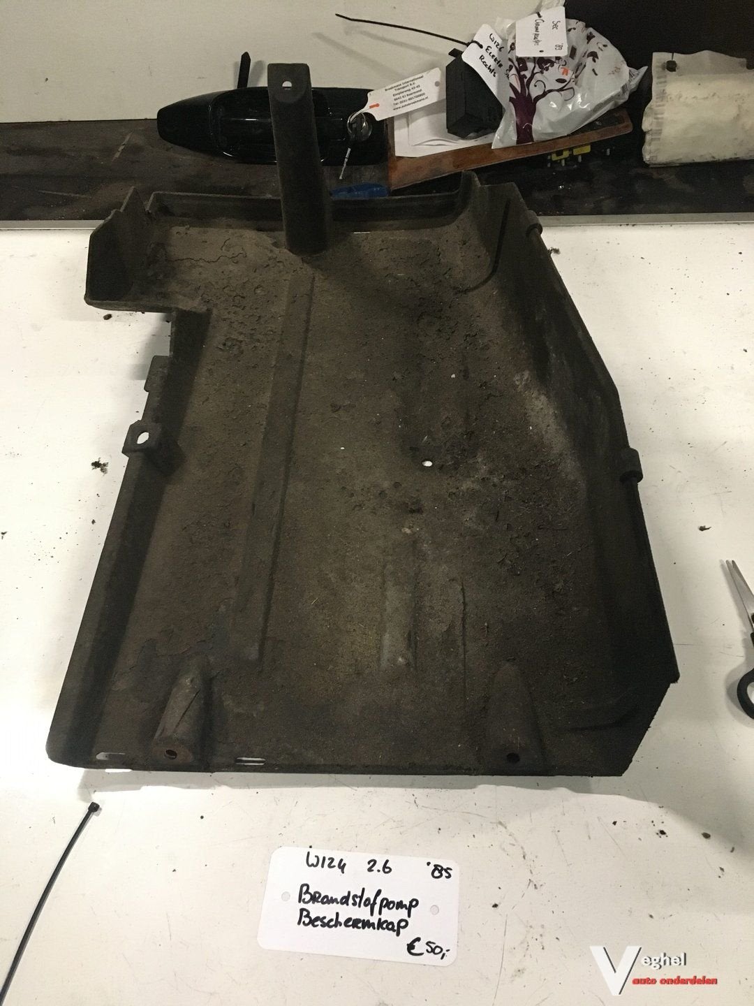 Mercedes w124 1985 2.6  Brandstofpomp Beschermplaat, Ophalen, Gebruikt, -, -
