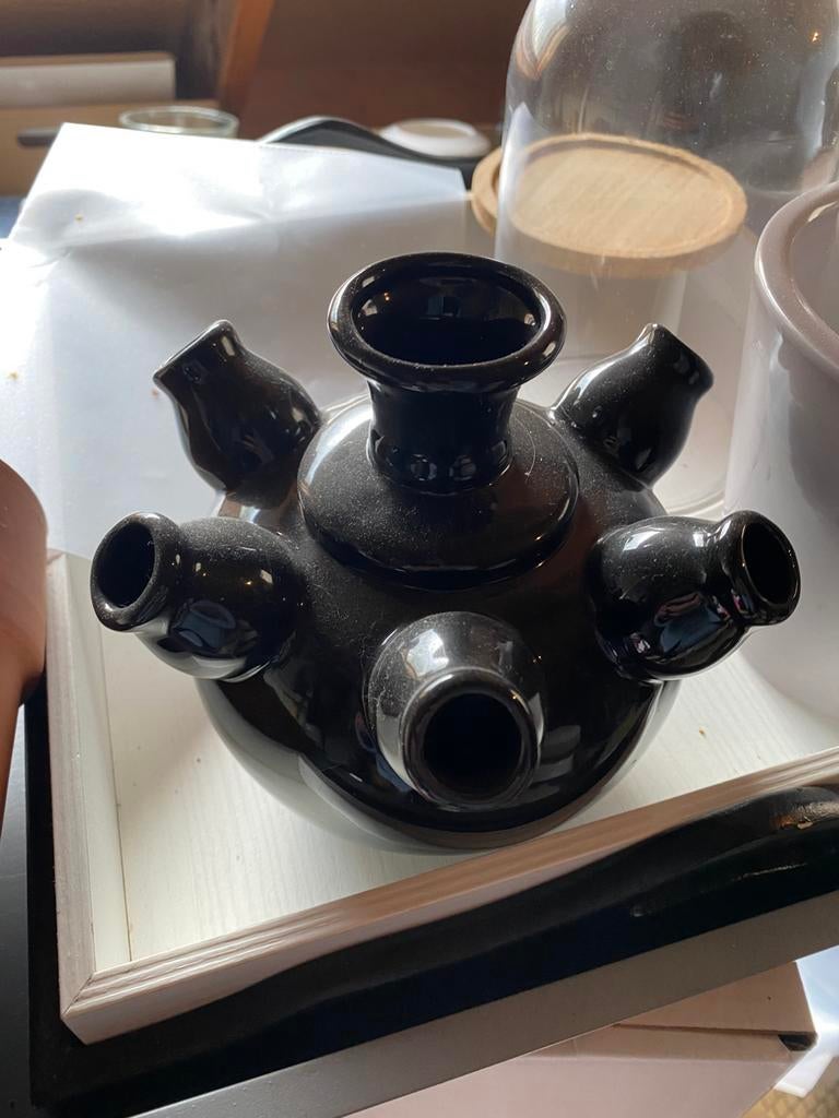 Tulpenvaasje zwart, Zwart, Aardewerk of Porselein, Ophalen of Verzenden, Zo goed als nieuw