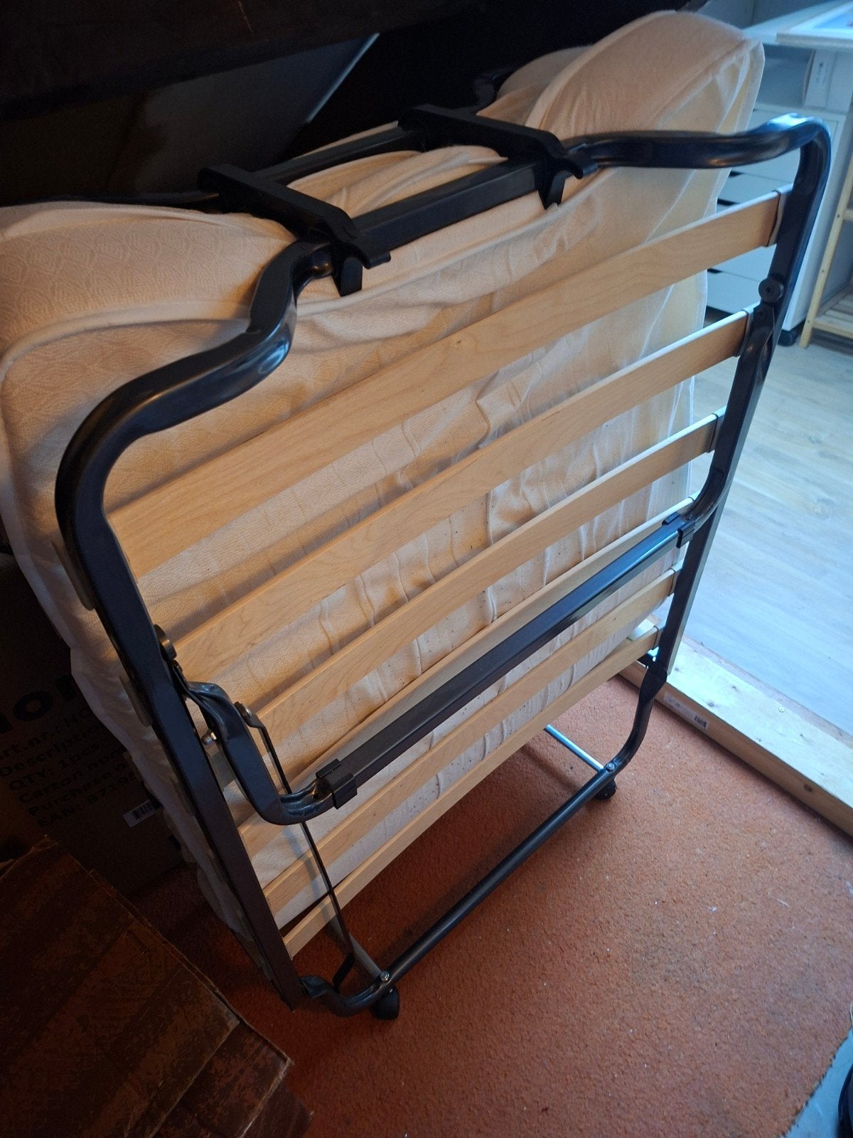 Opvouwbaar logeerbed met matras, Huis en Inrichting, Ophalen, Gebruikt, Eenpersoons, Zwart