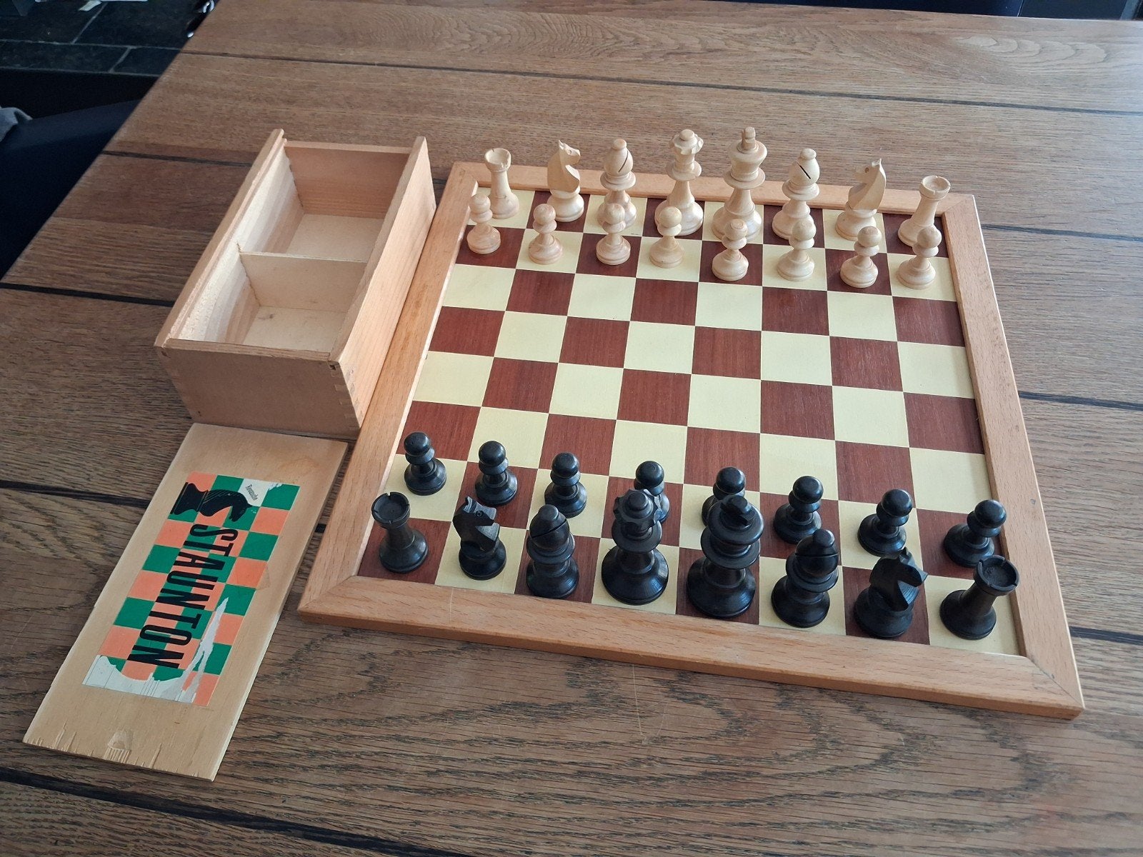 Vintage Homas Staunton Schaakspel - Houten Schaakstukken, Ophalen of Verzenden, Minder dan 500 stukjes, Gebruikt, Schaken