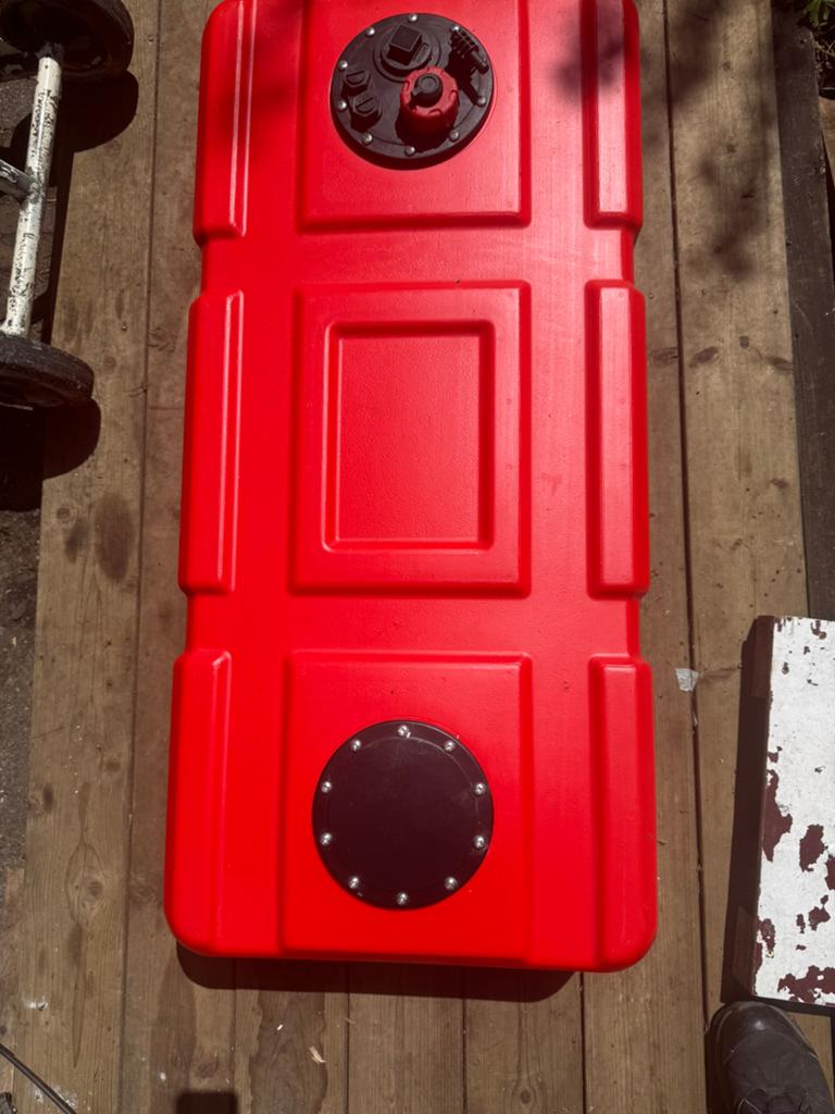 Gloednieuwe 84L inbouw benzinetank nooit gebruikt, Ophalen of Verzenden, Nieuw, Motor en Techniek, Zeilboot of Motorboot