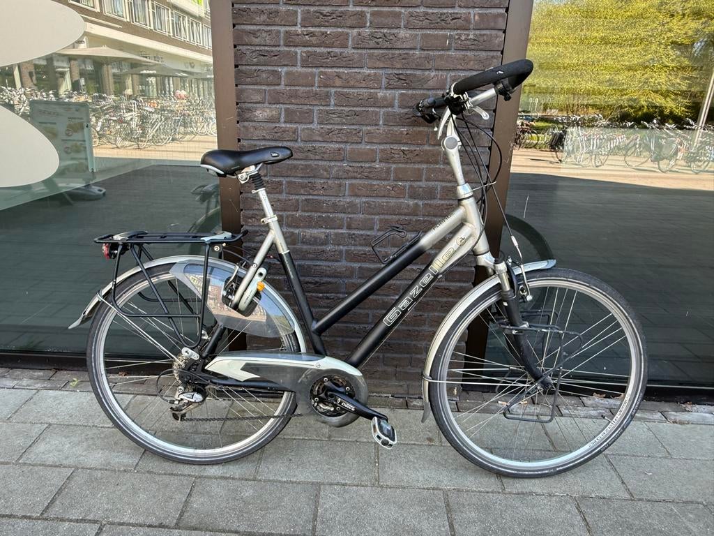 Nette Gazelle Fuente Trekking sportfiets 28 inch, Fietsen en Brommers, 28 inch, Velgrem, Zo goed als nieuw, Meer dan 20 versnellingen