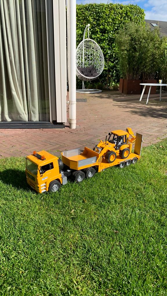 Vrachtwagen mat tractor, Ophalen of Verzenden, Zo goed als nieuw